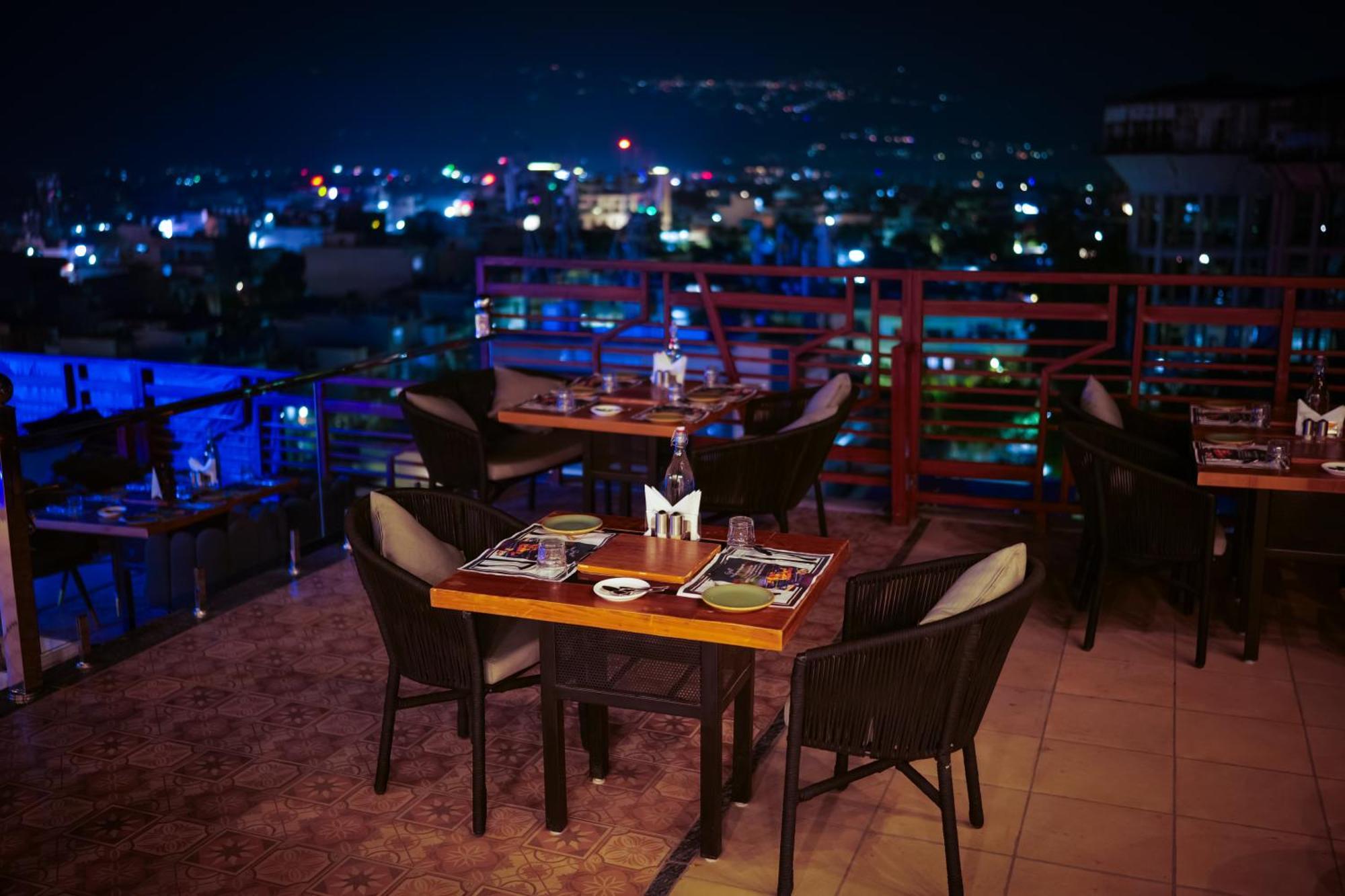 Effotel By Sayaji Dehradun Buitenkant foto